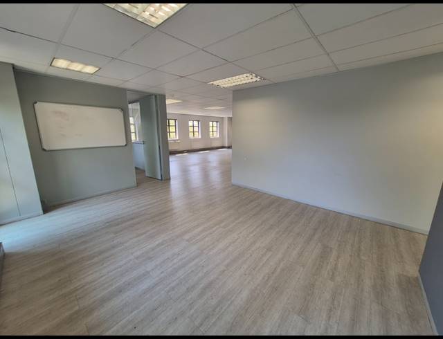 175M² OFFICE TO LET IN RIVONIA